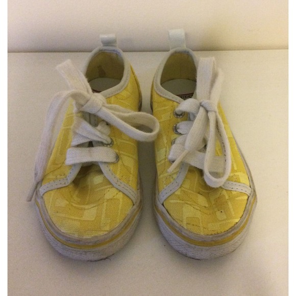 Guess Toddler Girls Yellow Logo Low Top Lace Up Sneaker Shoes 6 - Picture 1 of 4